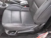 Front seat headrest