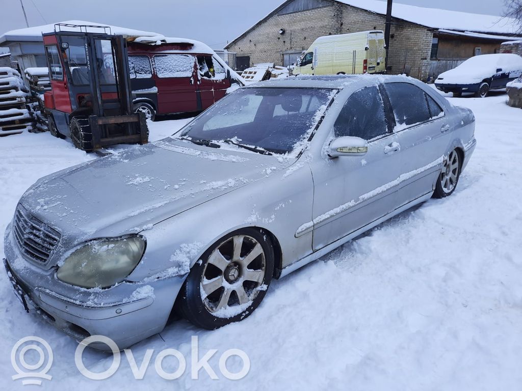 Mercedes-Benz S W220