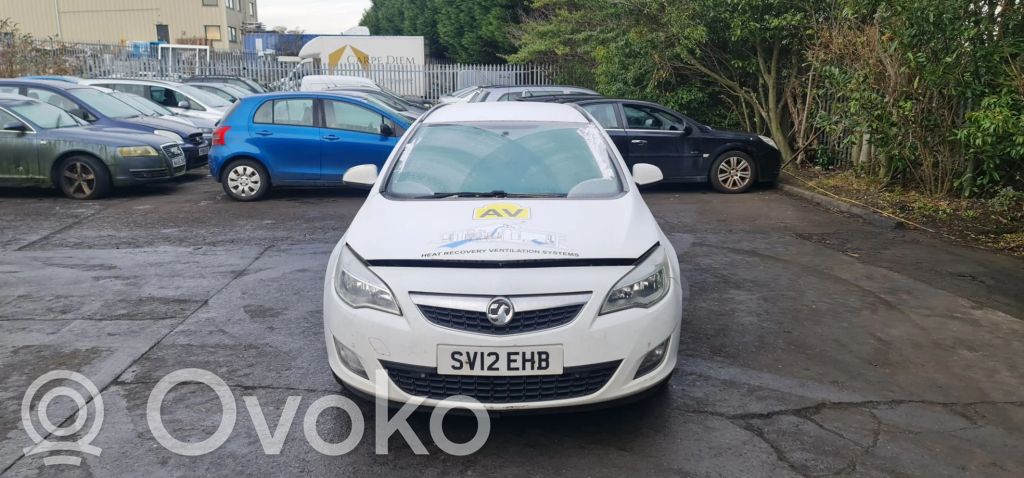Opel Astra J