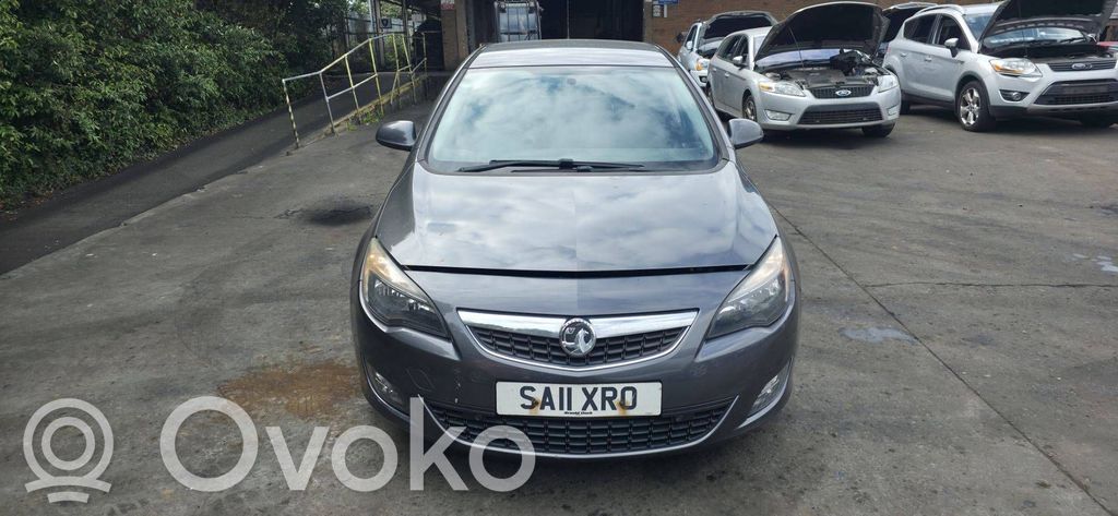 Opel Astra J