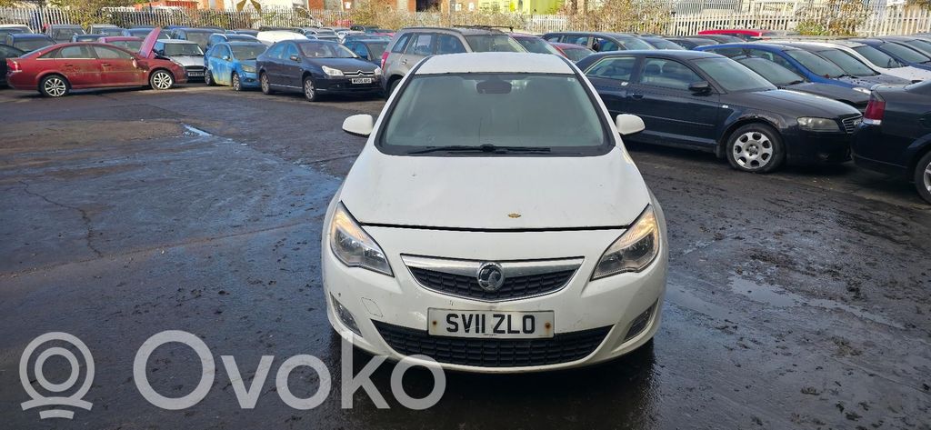Opel Astra J