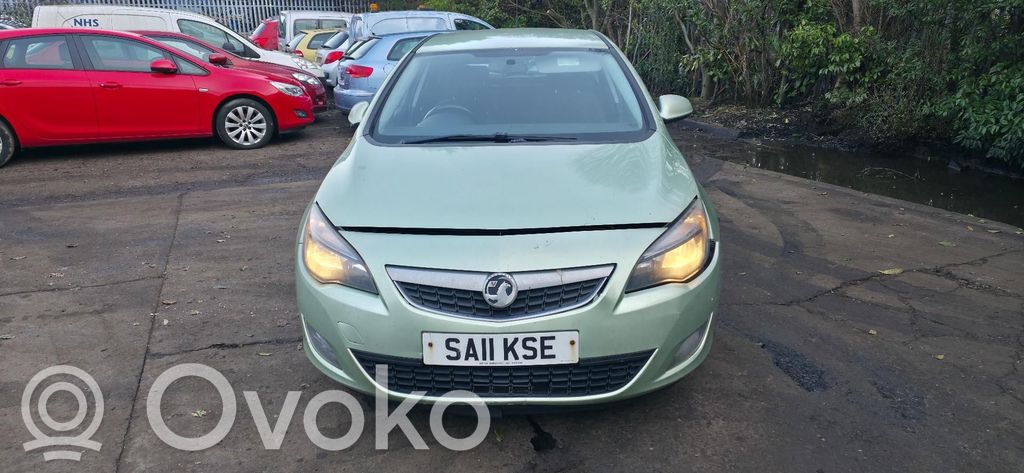 Opel Astra J