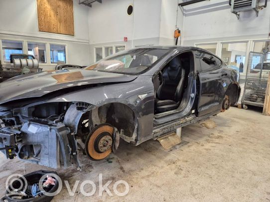 Model S Tesla Model S  27535R20