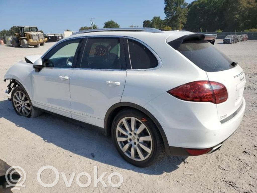 Cayenne (92A) Cayenne  7P0521101J