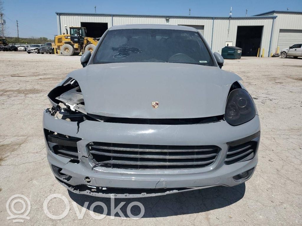 Cayenne (92A) Cayenne  911256E