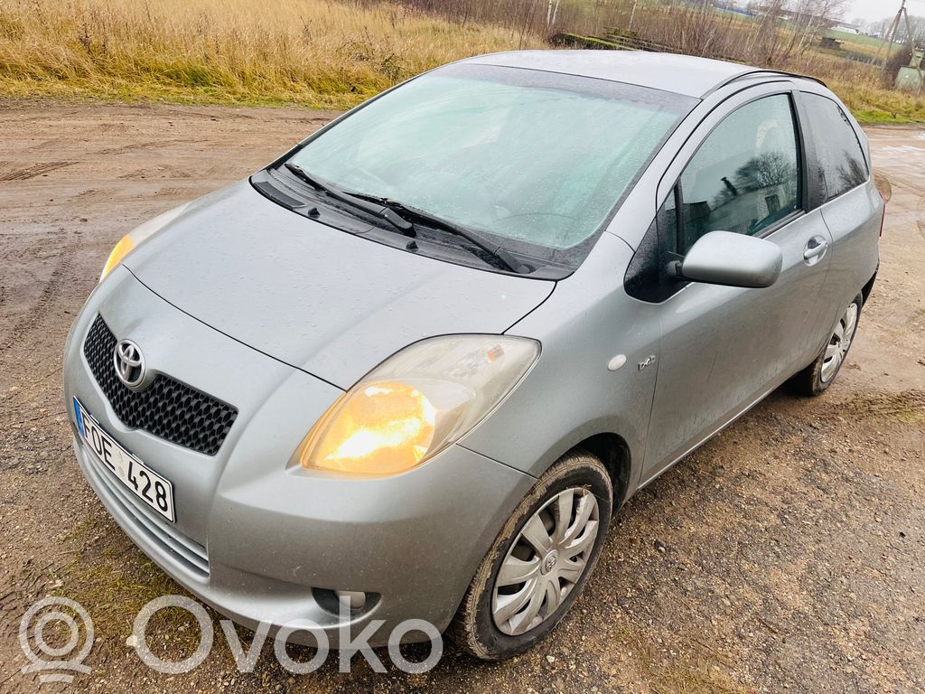 Yaris Yaris  1720133010