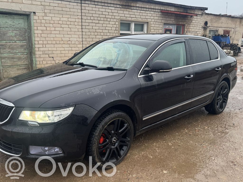 Superb B6 (3T) Superb  06F903023P