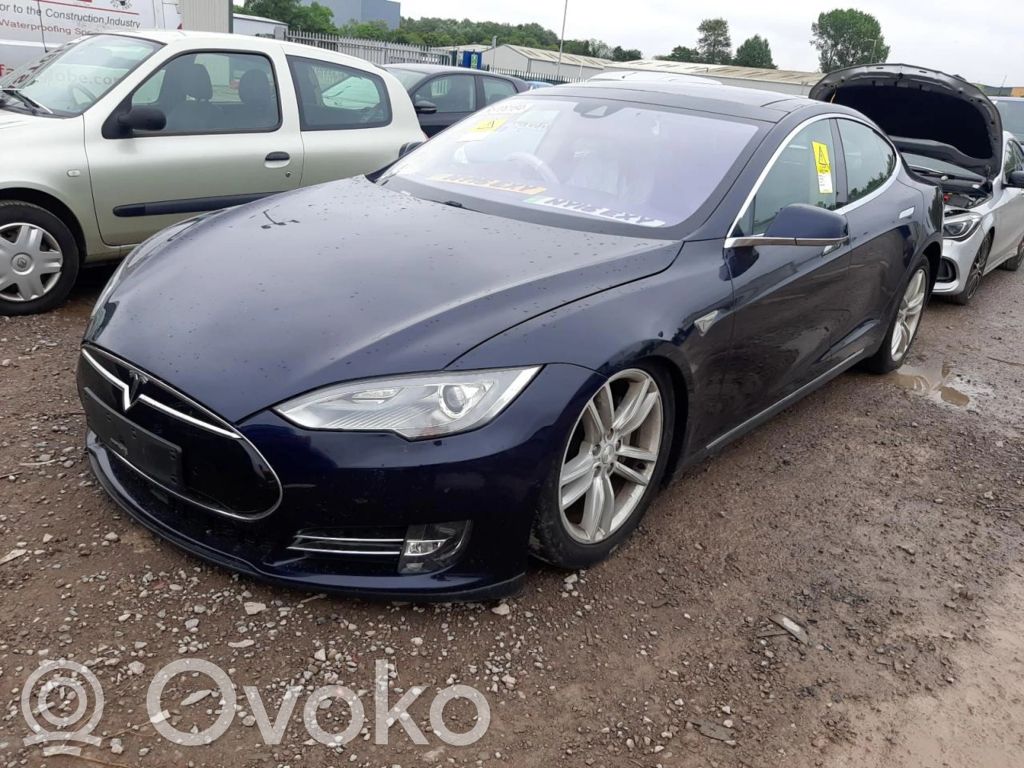 Model S Tesla Model S  EJ323200CB