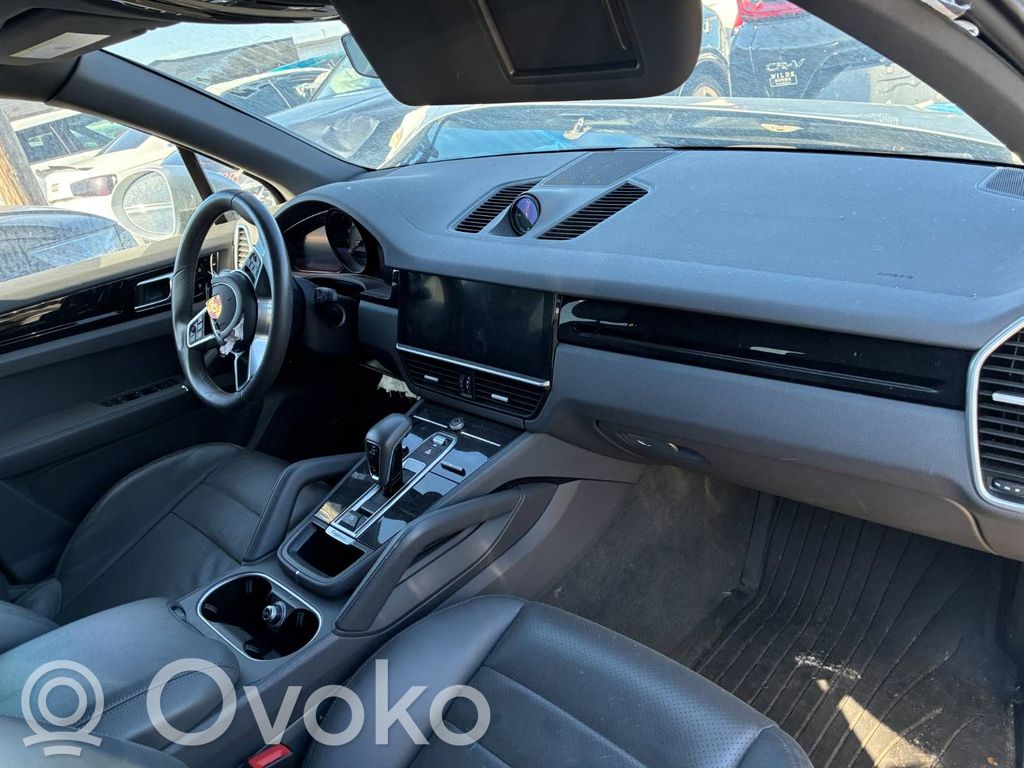 Cayenne (9Y0 9Y3) Cayenne  8W0906265K