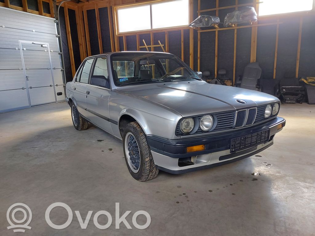 3 E30 Series 3  61311378209