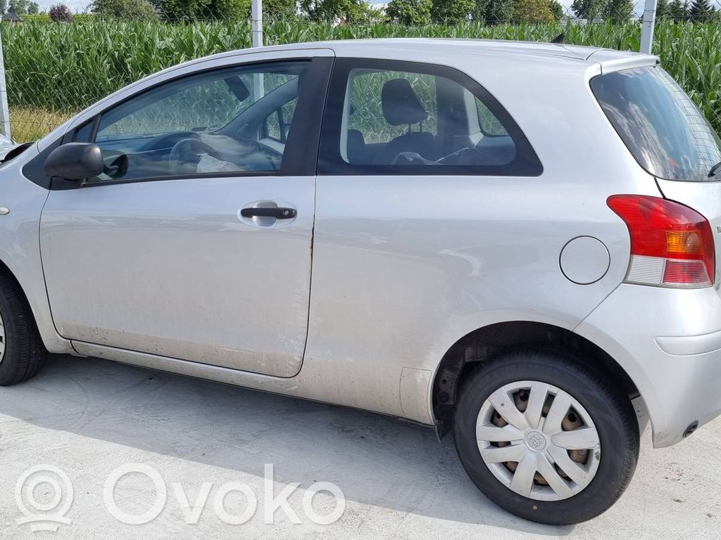 Yaris Yaris  896900D010