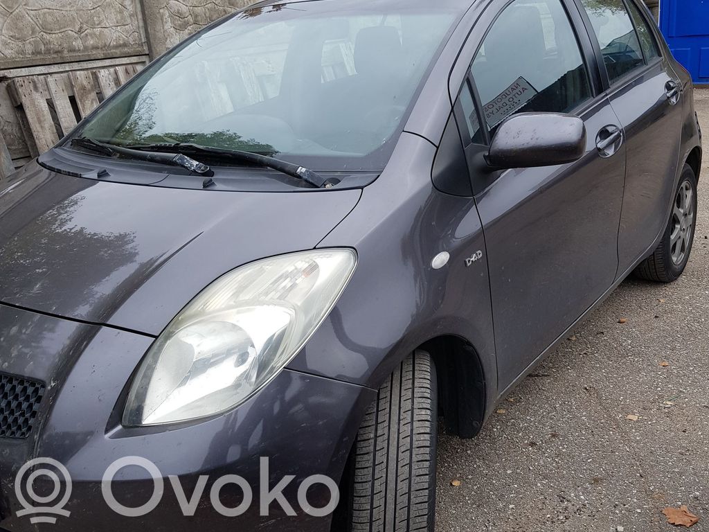 Yaris Yaris  7P2610