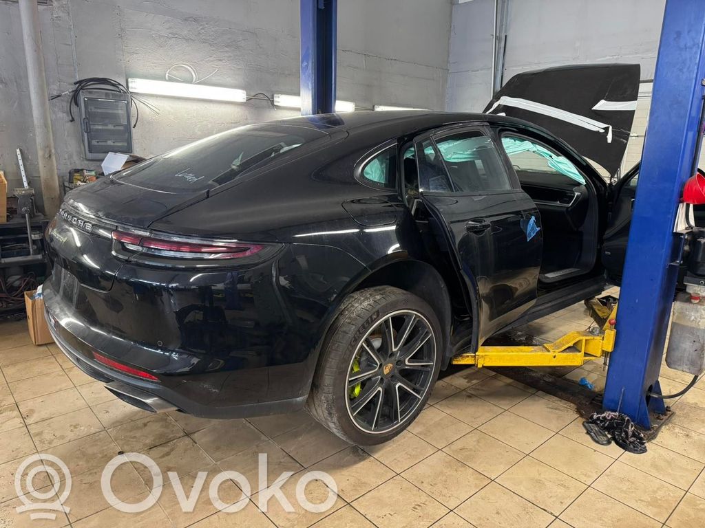 Panamera (971) Panamera  4M0199372FM