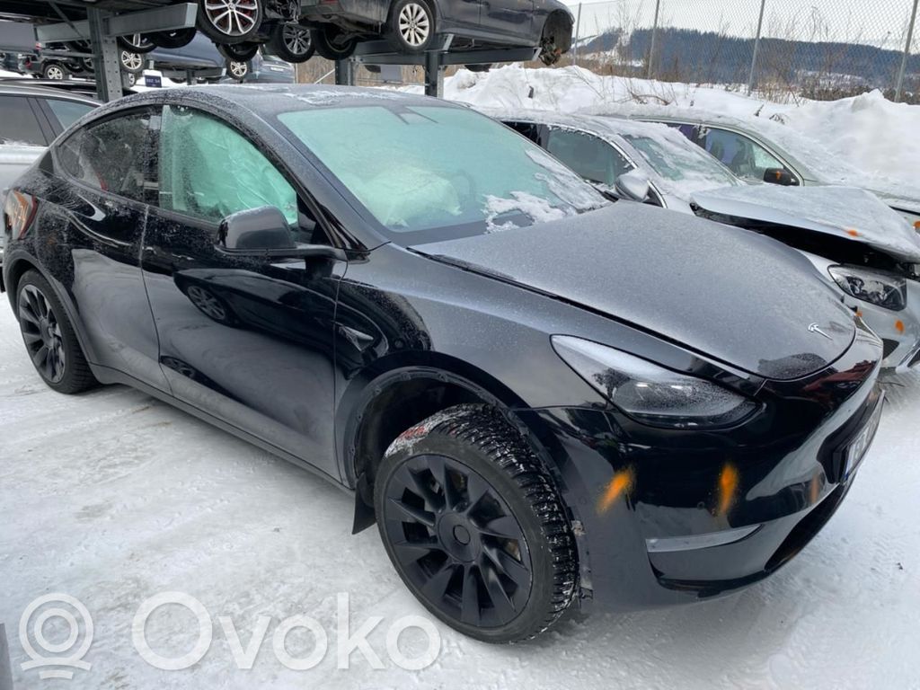 Model Y Tesla Model Y  104474600A