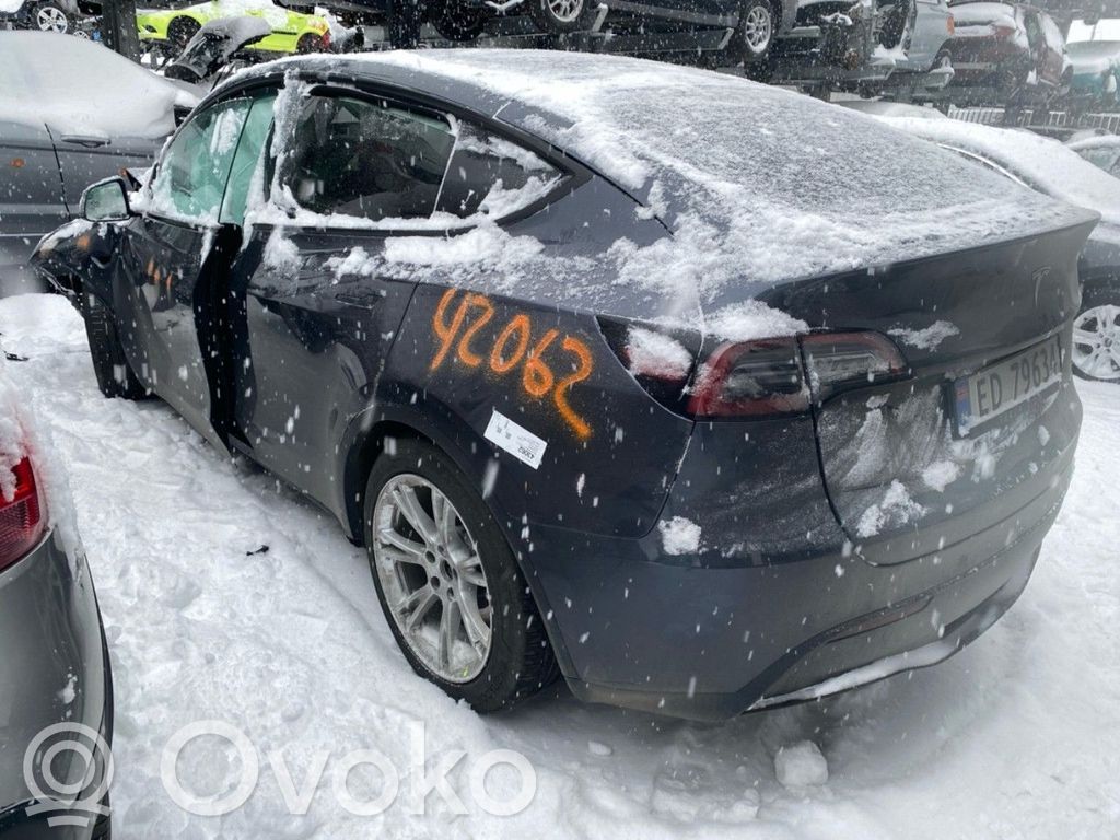 Model Y Tesla Model Y  158399103C