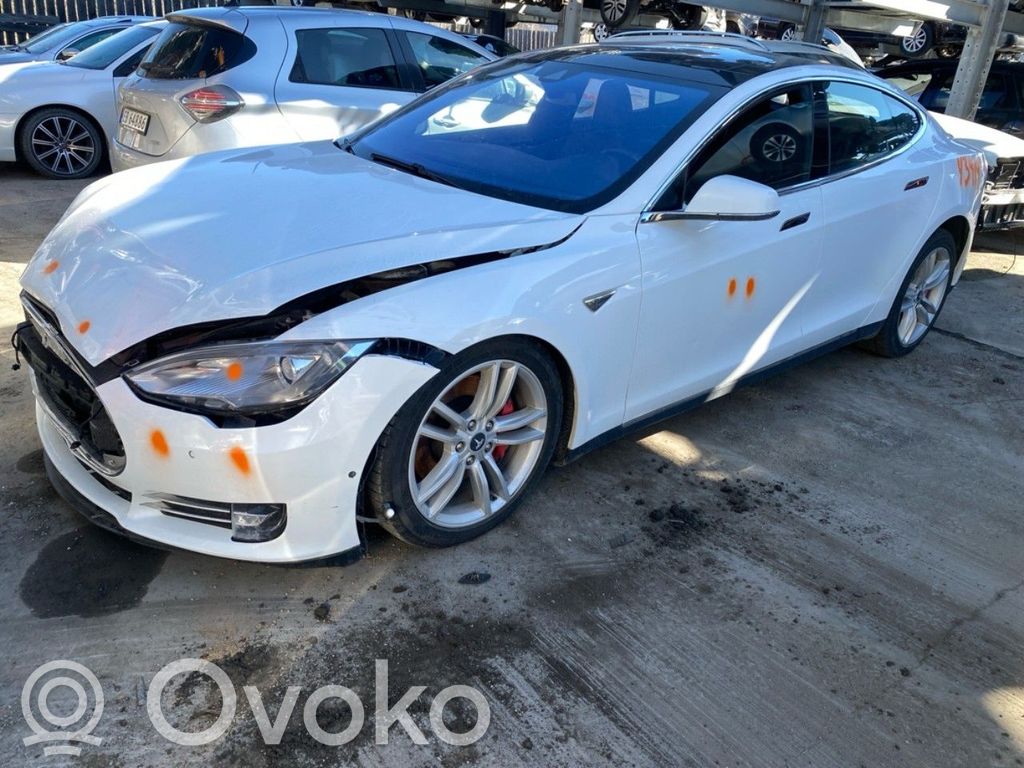 Model S Tesla Model S  103061500B