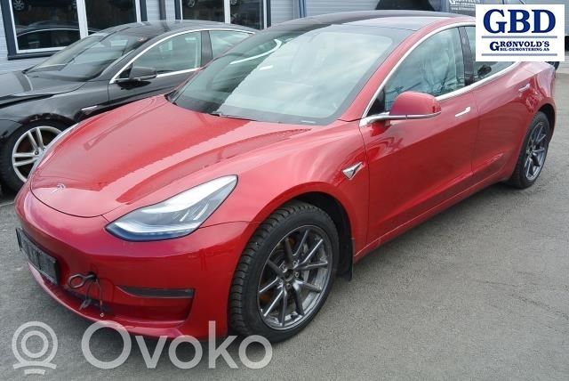 Model 3 Tesla Model 3  104444400A