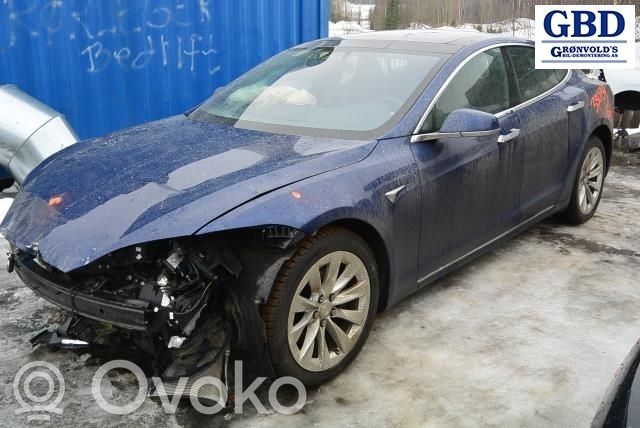 Model S Tesla Model S  105260900A