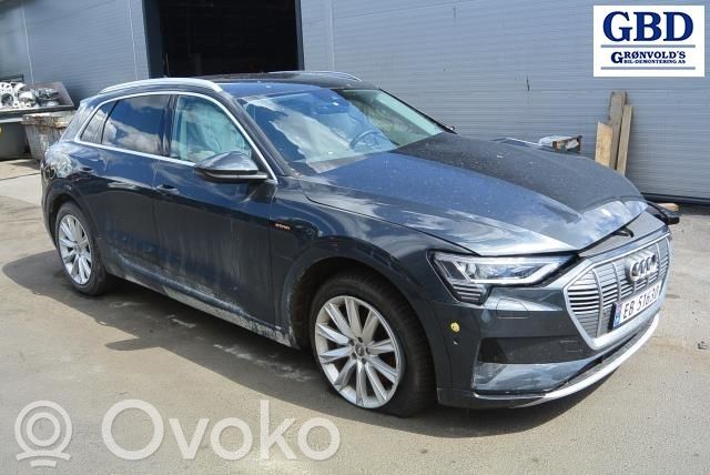 e-tron e-tron  4KE407271