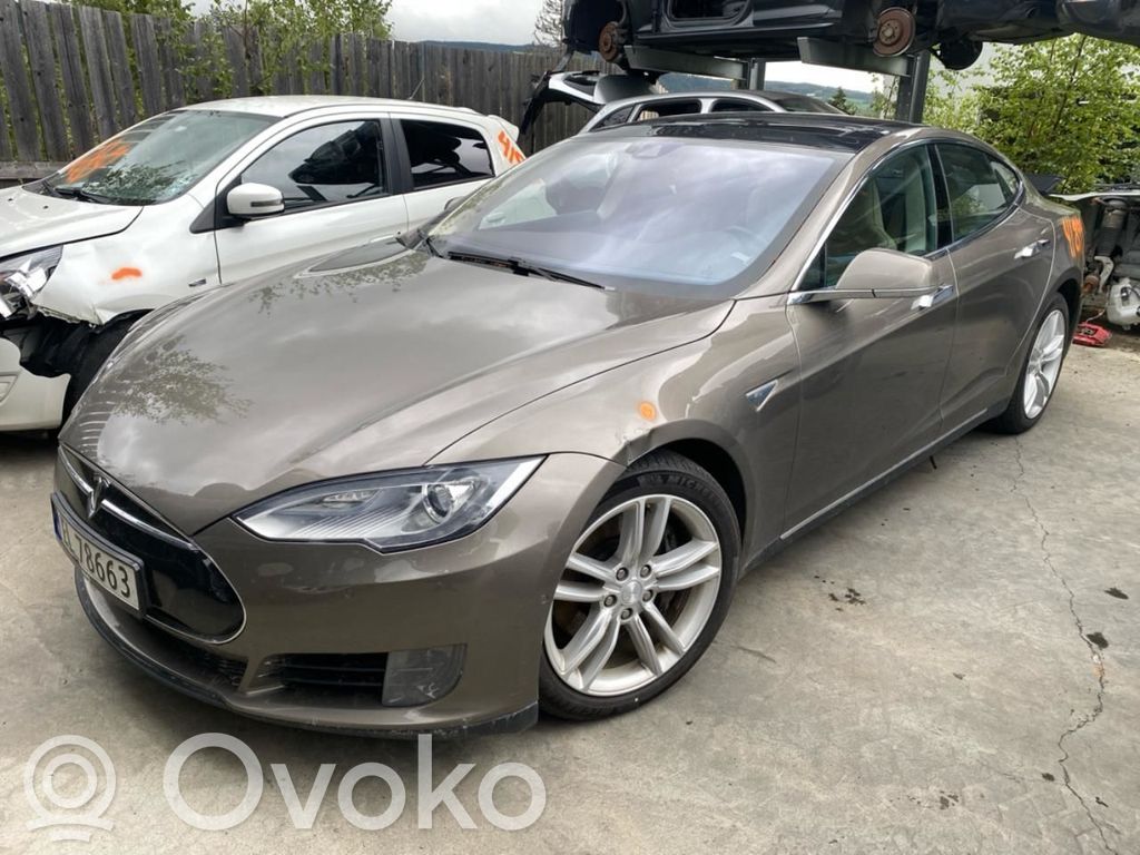 Model S Tesla Model S  104264201C