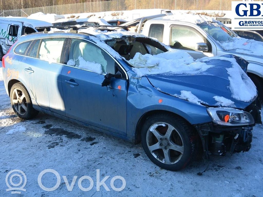 V60 V60, V60 Cross Country  31453920