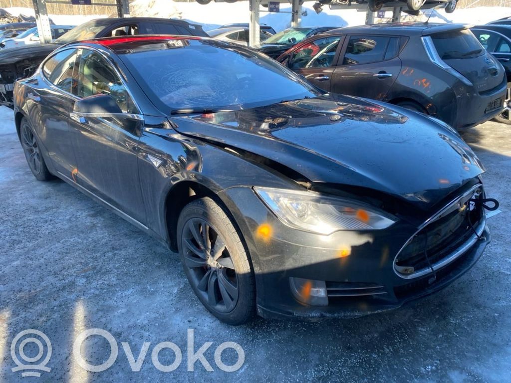 Model S Tesla Model S  103779700A