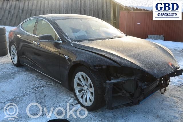 Model S Tesla Model S  102742600A