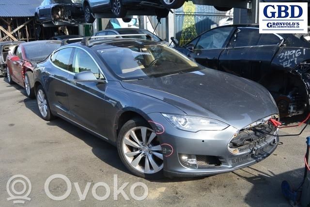 Model S Tesla Model S  100852800E