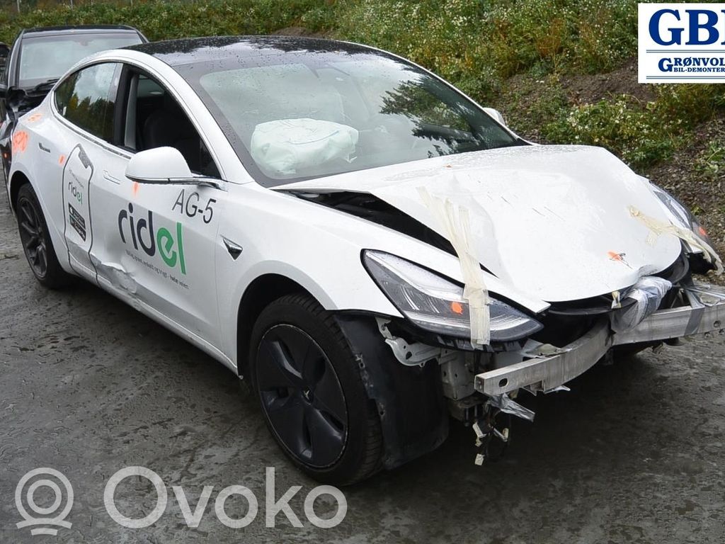 Model 3 Tesla Model 3  800820600A
