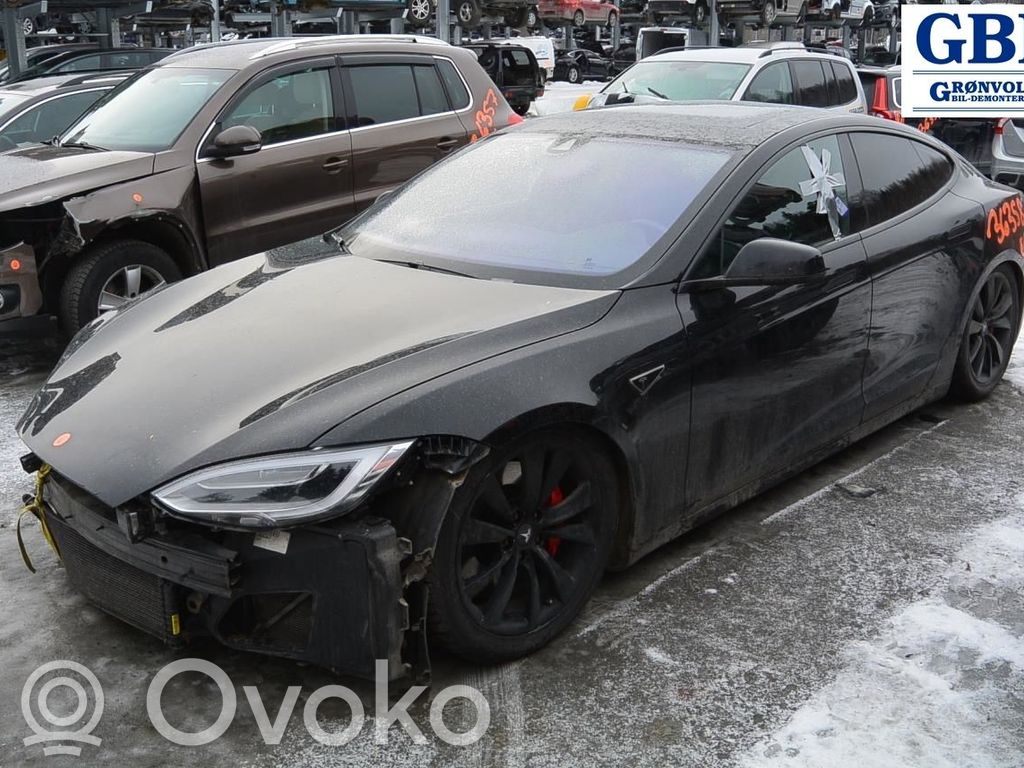 Model S Tesla Model S  100771901B