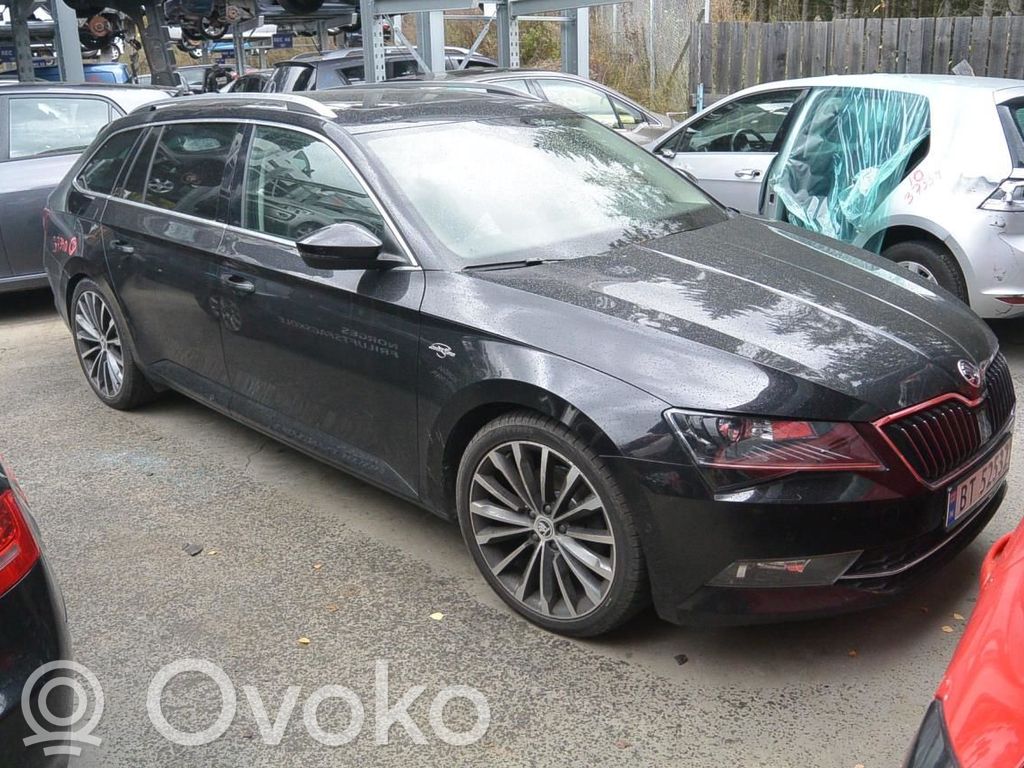 Superb B8 (3V) Superb  5Q0953502ATIGI