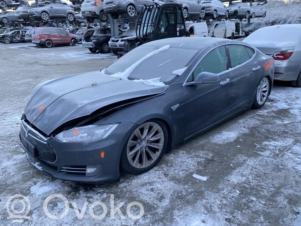 Model S Tesla Model S  100512400A