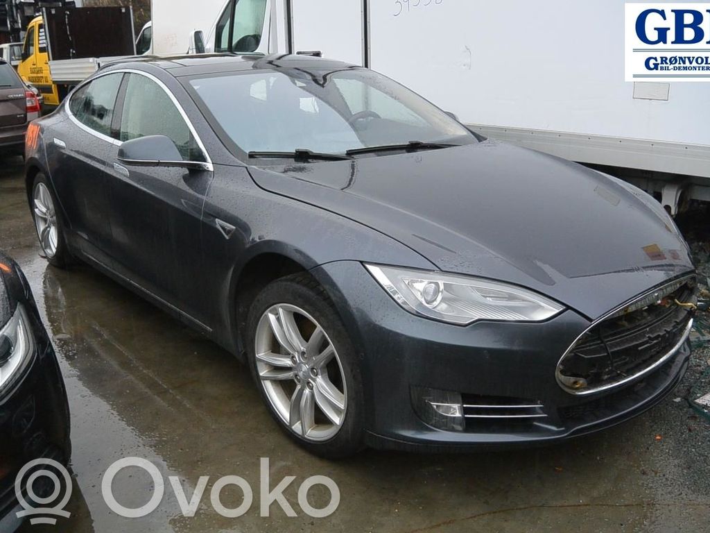 Model S Tesla Model S  103302012D