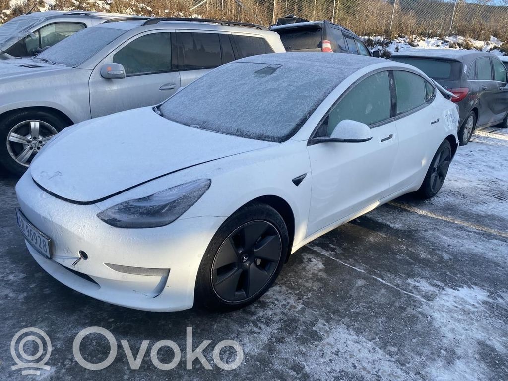 Model 3 Tesla Model 3  109594900E