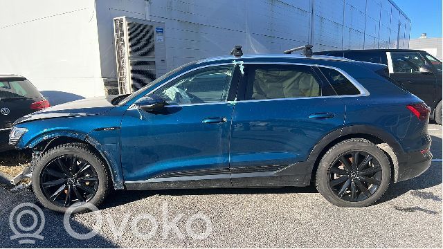 e-tron e-tron  4KE407271