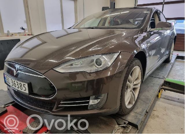 Model S Tesla Model S  6006622E0E
