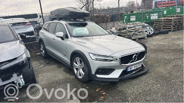 V60 V60, V60 Cross Country  32214771