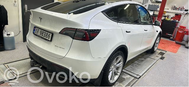 Model Y Tesla Model Y  104474600A