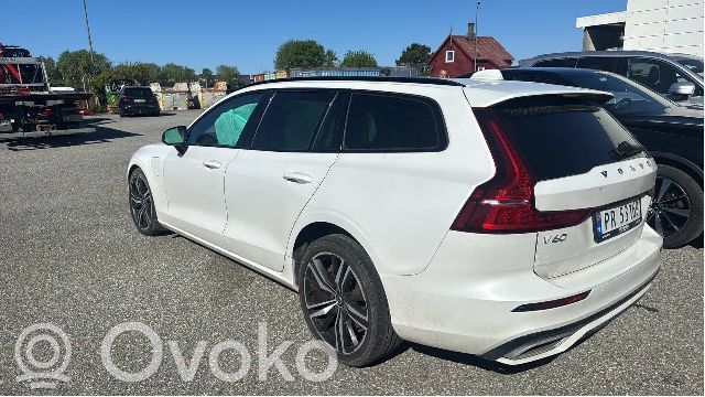 V60 V60, V60 Cross Country  31445951