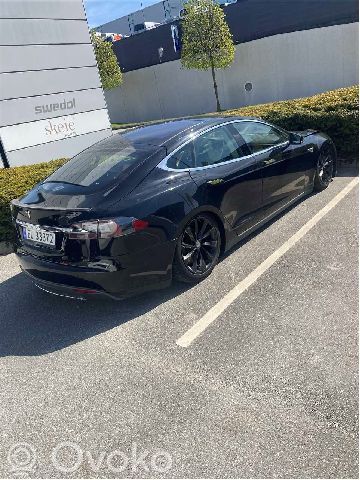 Model S Tesla Model S  149513300A