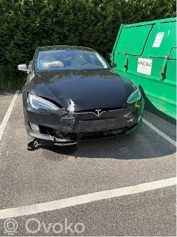 Model S Tesla Model S  100310100E