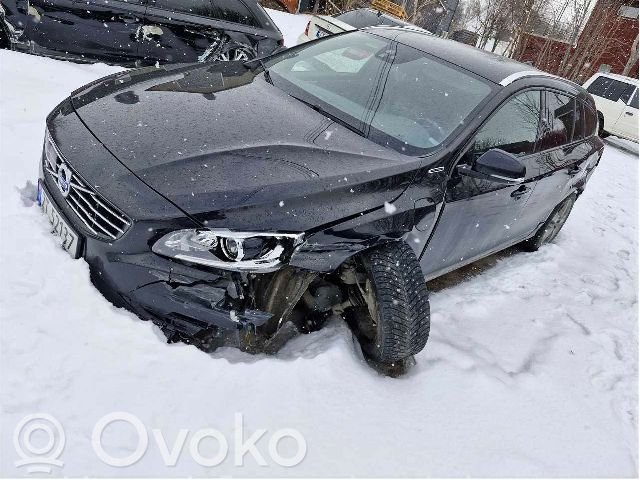 V60 V60, V60 Cross Country  31368445