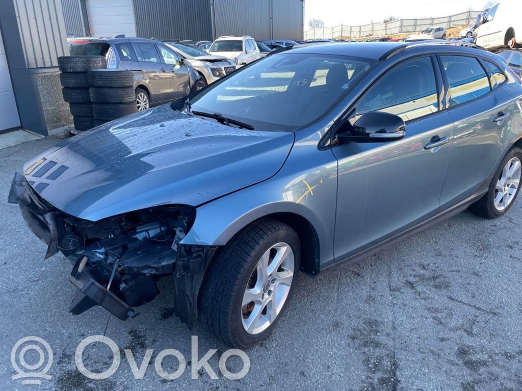 V40 S40, V40  32321999