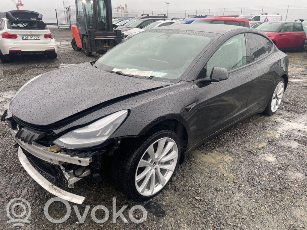 Model 3 Tesla Model 3  112750301D