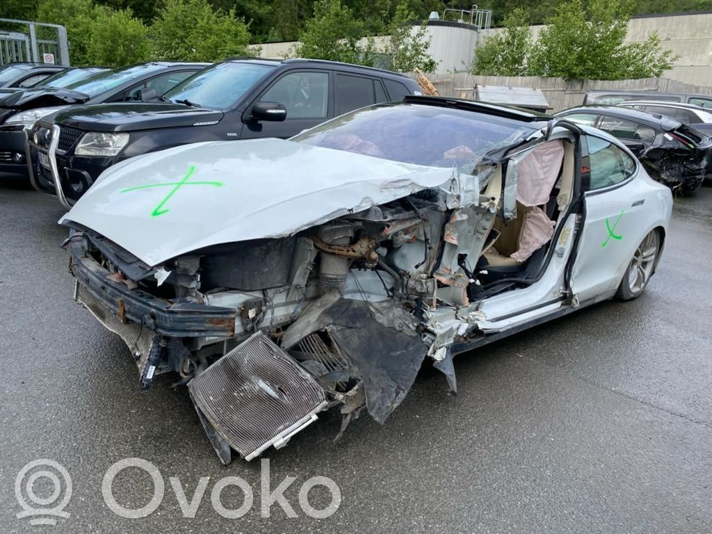 Model S Tesla Model S  106965100E