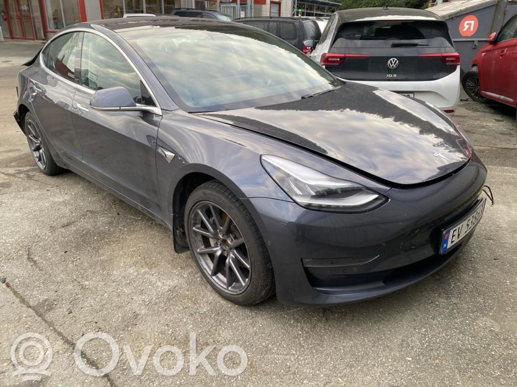 Model 3 Tesla Model 3  1081420E0C