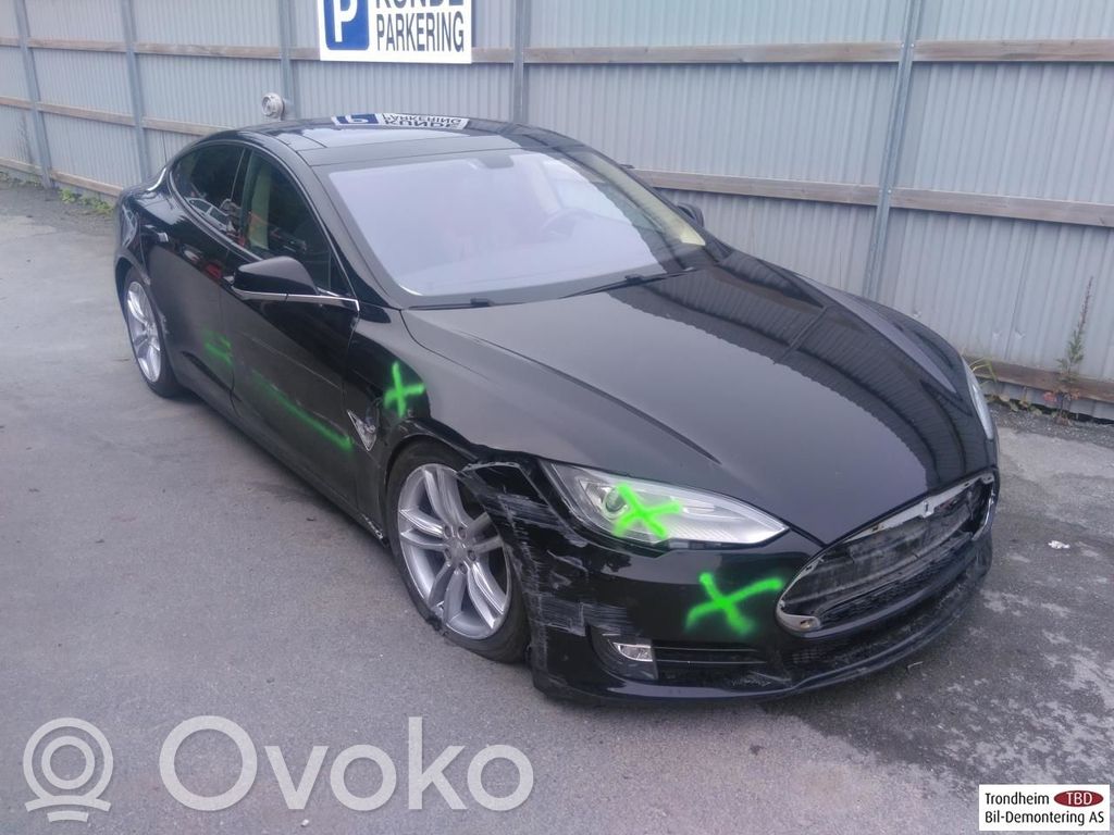 Model S Tesla Model S  102014700A
