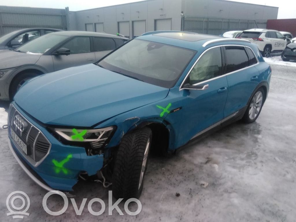 e-tron e-tron  4KE907171B