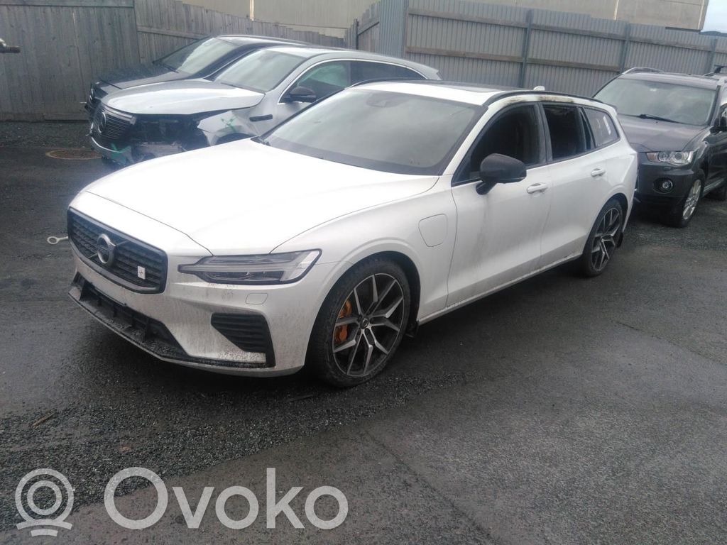 V60 V60, V60 Cross Country  32253220