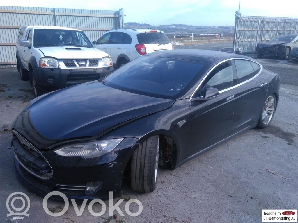 Model S Tesla Model S  102866500B